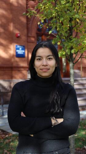 Valentina Martinez-Pabon standing in front of the Yale Department of Economics